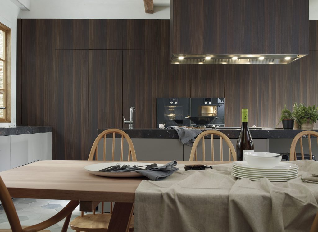 Cocina Santos con muebles columna