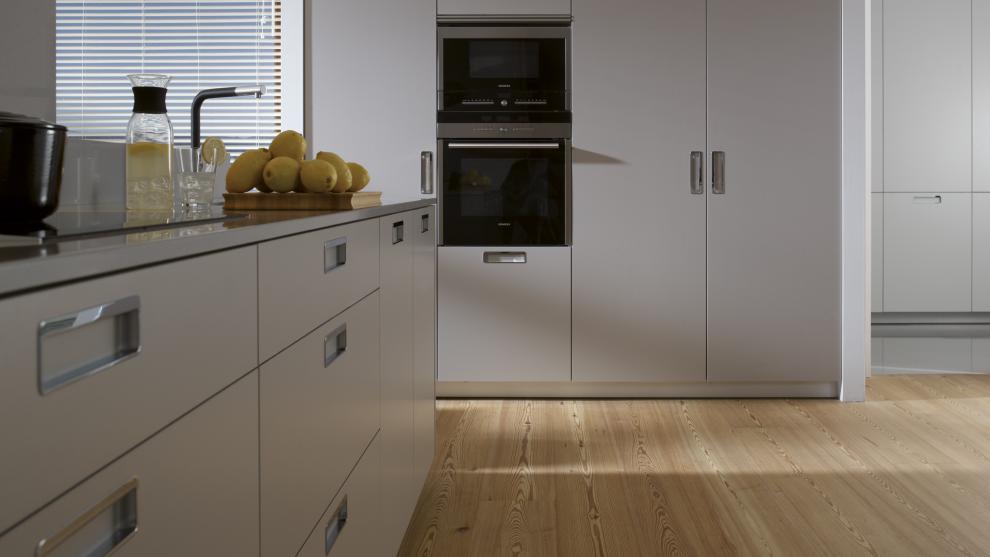 slide_santos-cocinas-seda-laminado-equipamiento