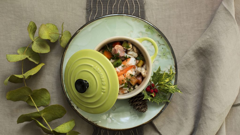 Receta de mini cocotte de salpicón de marisco en calendario 2018 de cocinas Santos