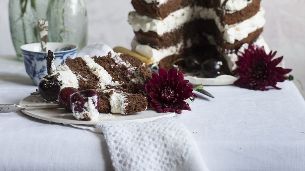 Receta de tarta selva negra en calendario 2018 de cocinas Santos