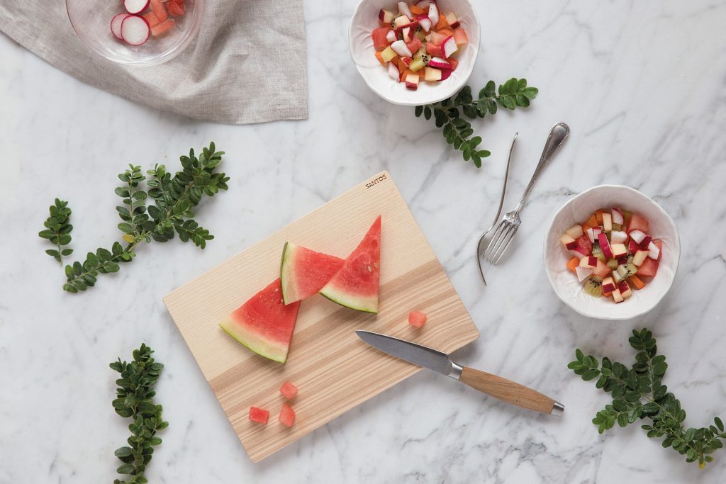 Recept voor een salade met vers fruit en groente op de kalender voor 2019 van Santos keukens