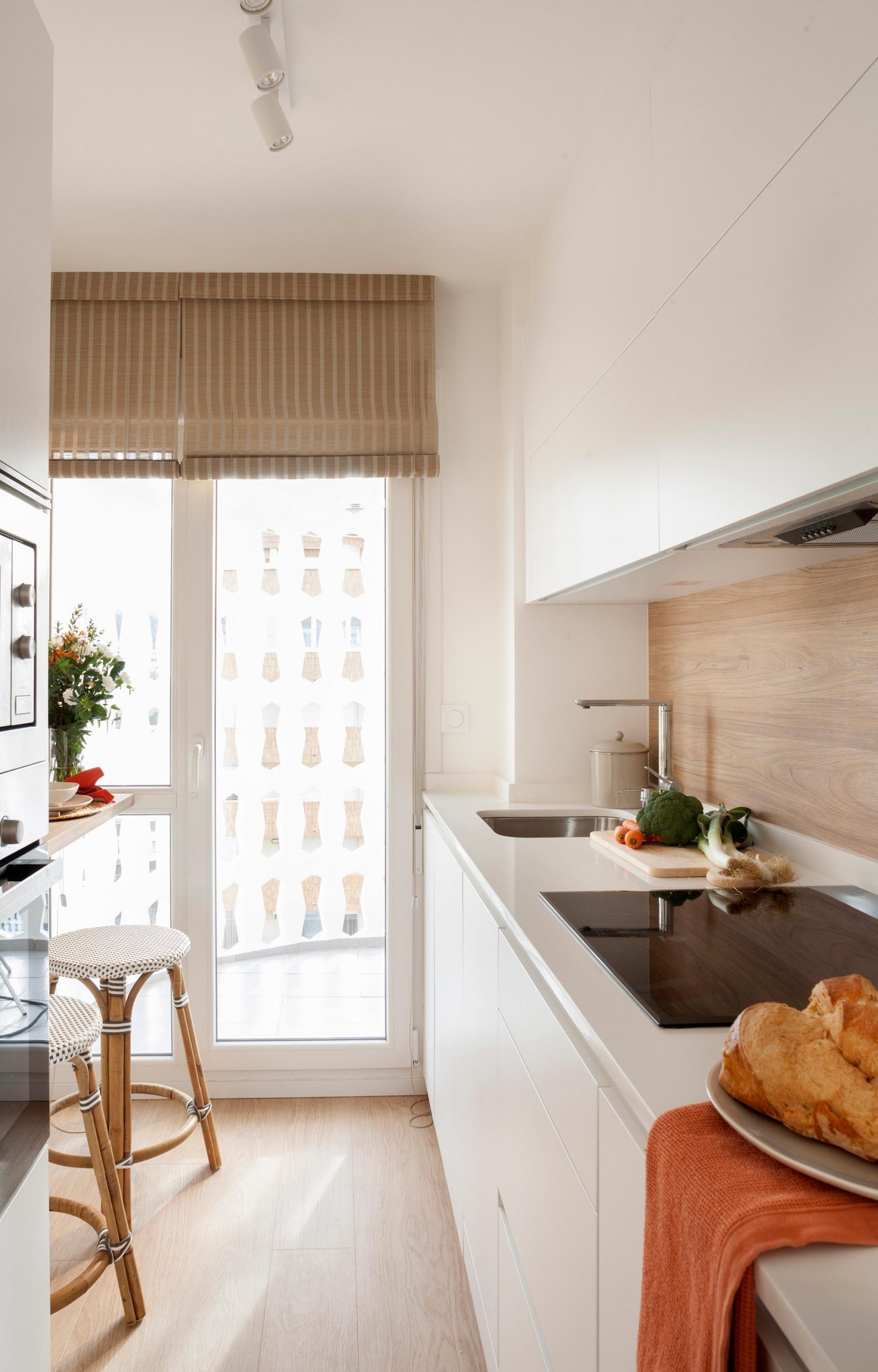 Cozinhas Santos em espaços pequenos, pela designer Natalia Zubizarreta