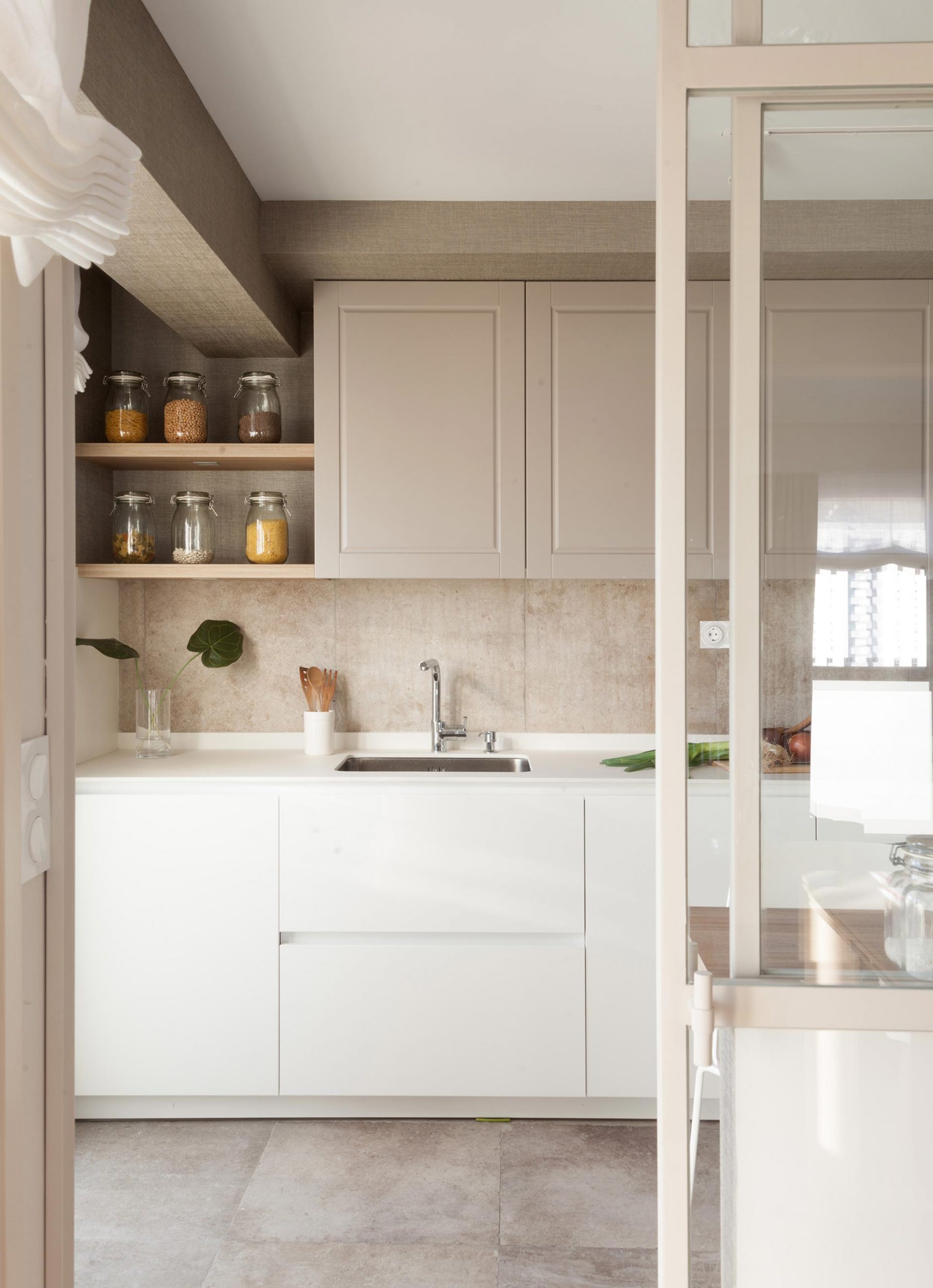 Cozinhas Santos em espaços pequenos, pela designer Natalia Zubizarreta