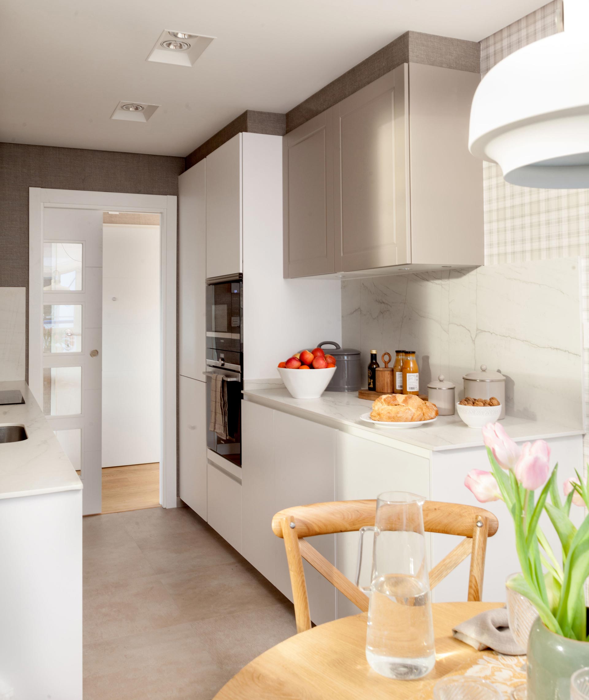 Cozinhas Santos em espaços pequenos, pela designer Natalia Zubizarreta
