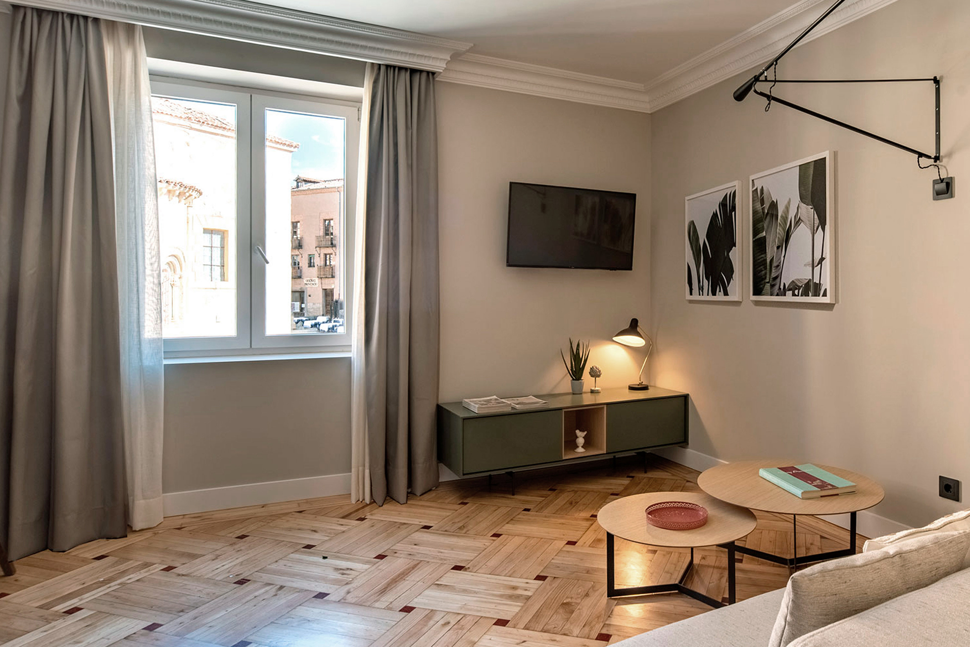 Les Cuisines Santos dans des appartements touristiques, par la créatrice Ana Montarelo