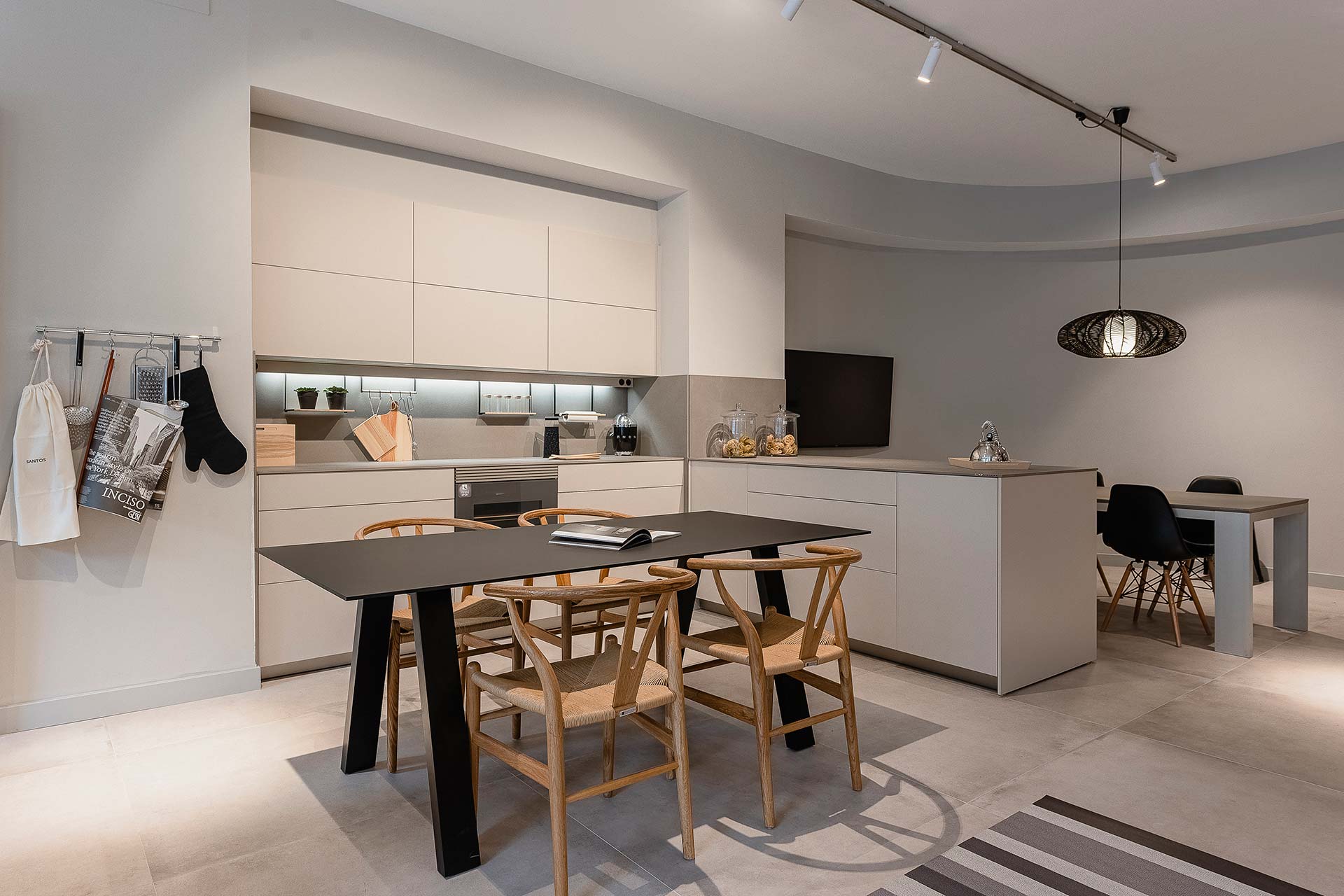 Traç Cuines celebrates 25 years as a Santos distributor and presents its new showroom
