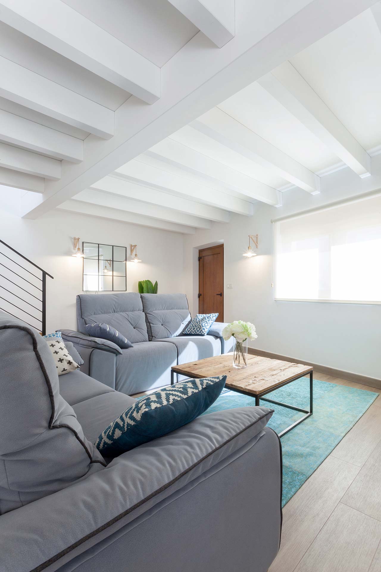 Santos keukens in gerenoveerde woningen, door Andrea Muñoz Diseño