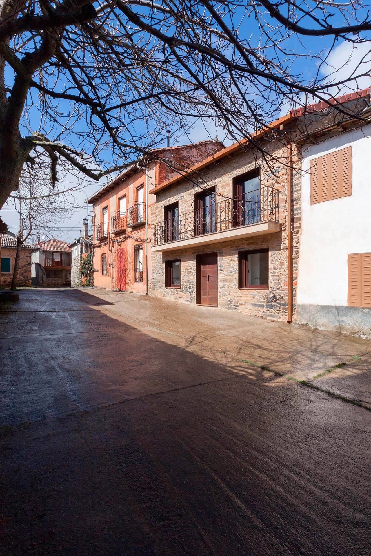 Santos keukens in gerenoveerde woningen, door Andrea Muñoz Diseño