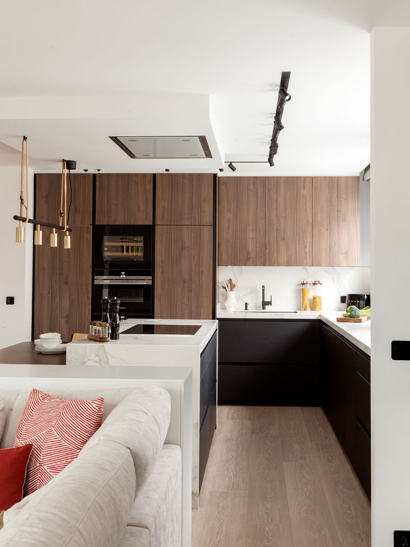 Black Santos kitchens created by the designer Natalia Zubizarreta