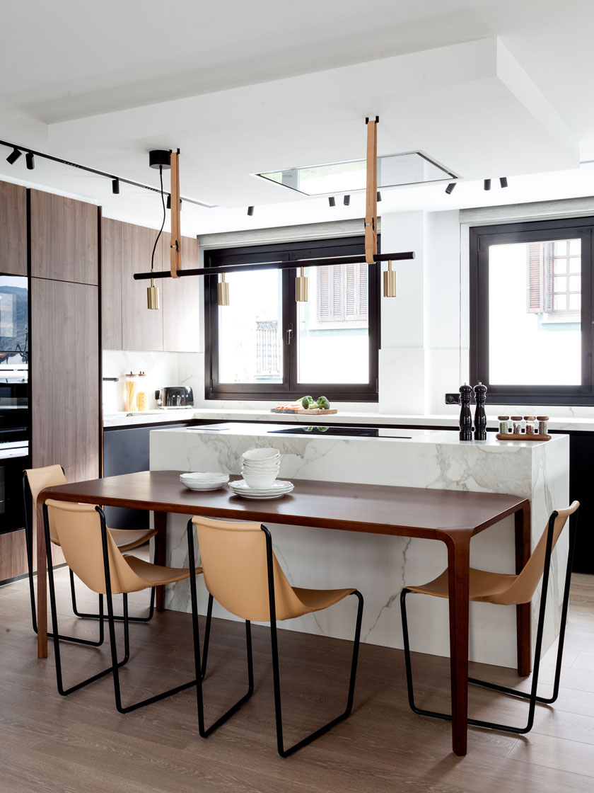 Black Santos kitchens created by the designer Natalia Zubizarreta