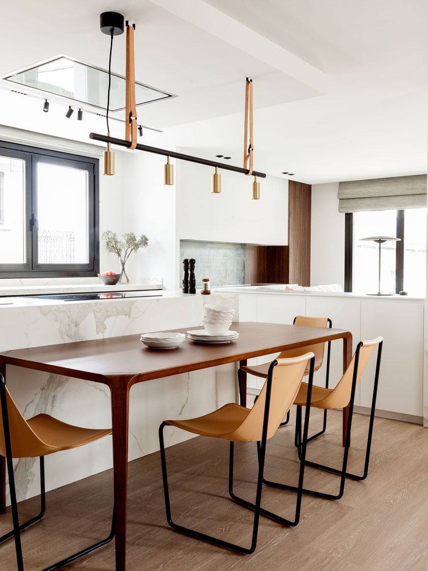 Black Santos kitchens created by the designer Natalia Zubizarreta