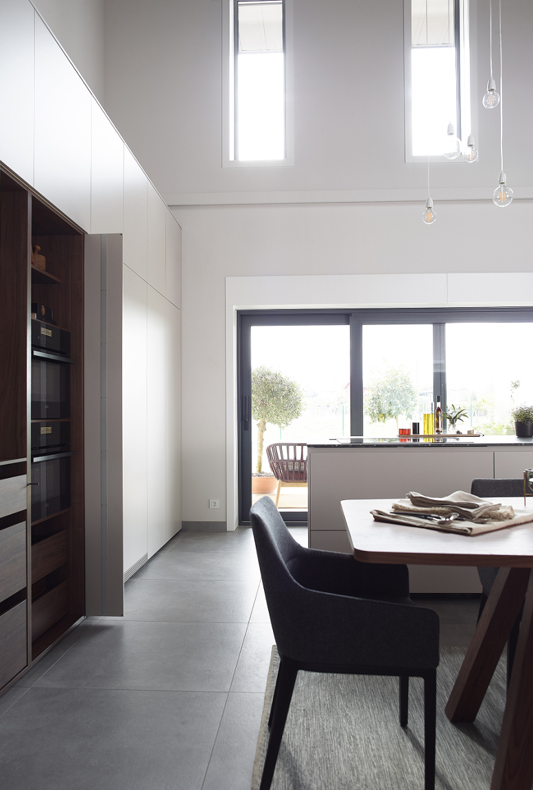 Muebles de cocina blanco y madera Santos