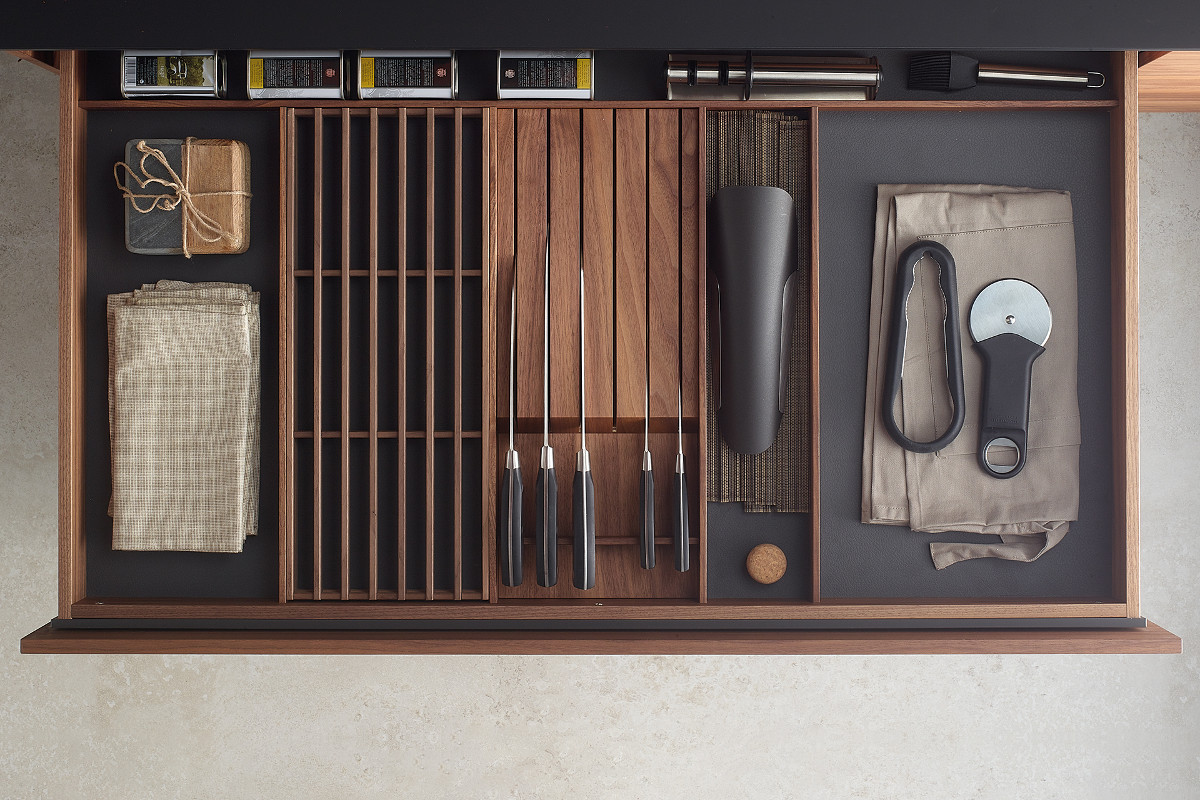 Wooden accessories for Santos kitchen drawers: knife rack