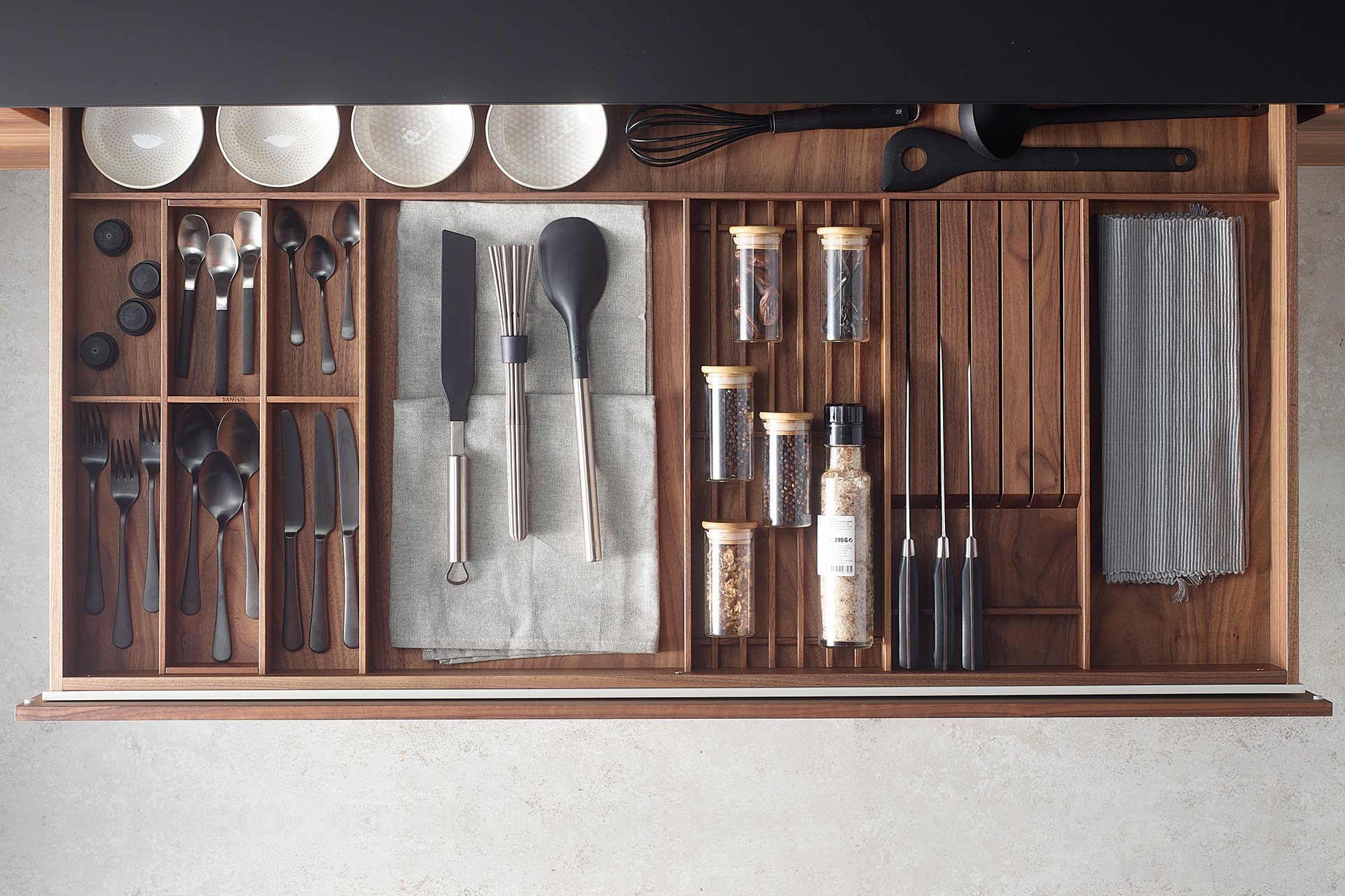 Accessories for drawer interiors in Santos kitchen