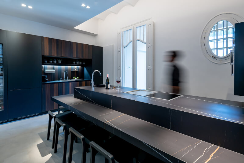 Clysa, le magasin de cuisine exclusif de Santos à Barcelona, consolide sa présence dans un nouveau local unique et surprenant