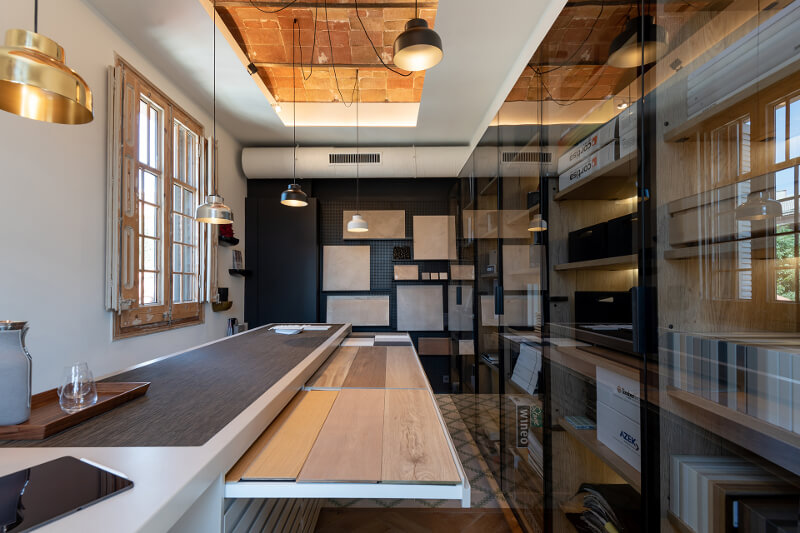 Clysa, le magasin de cuisine exclusif de Santos à Barcelona, consolide sa présence dans un nouveau local unique et surprenant