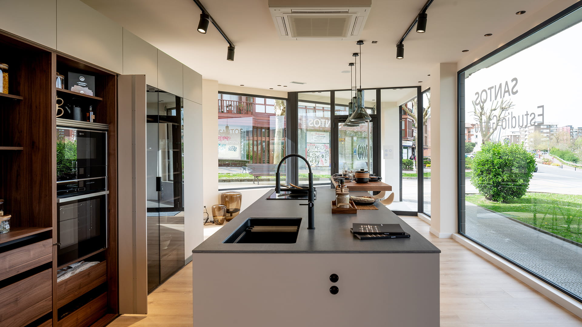 Showroom du magasin de cuisines Santos en Vizcaya