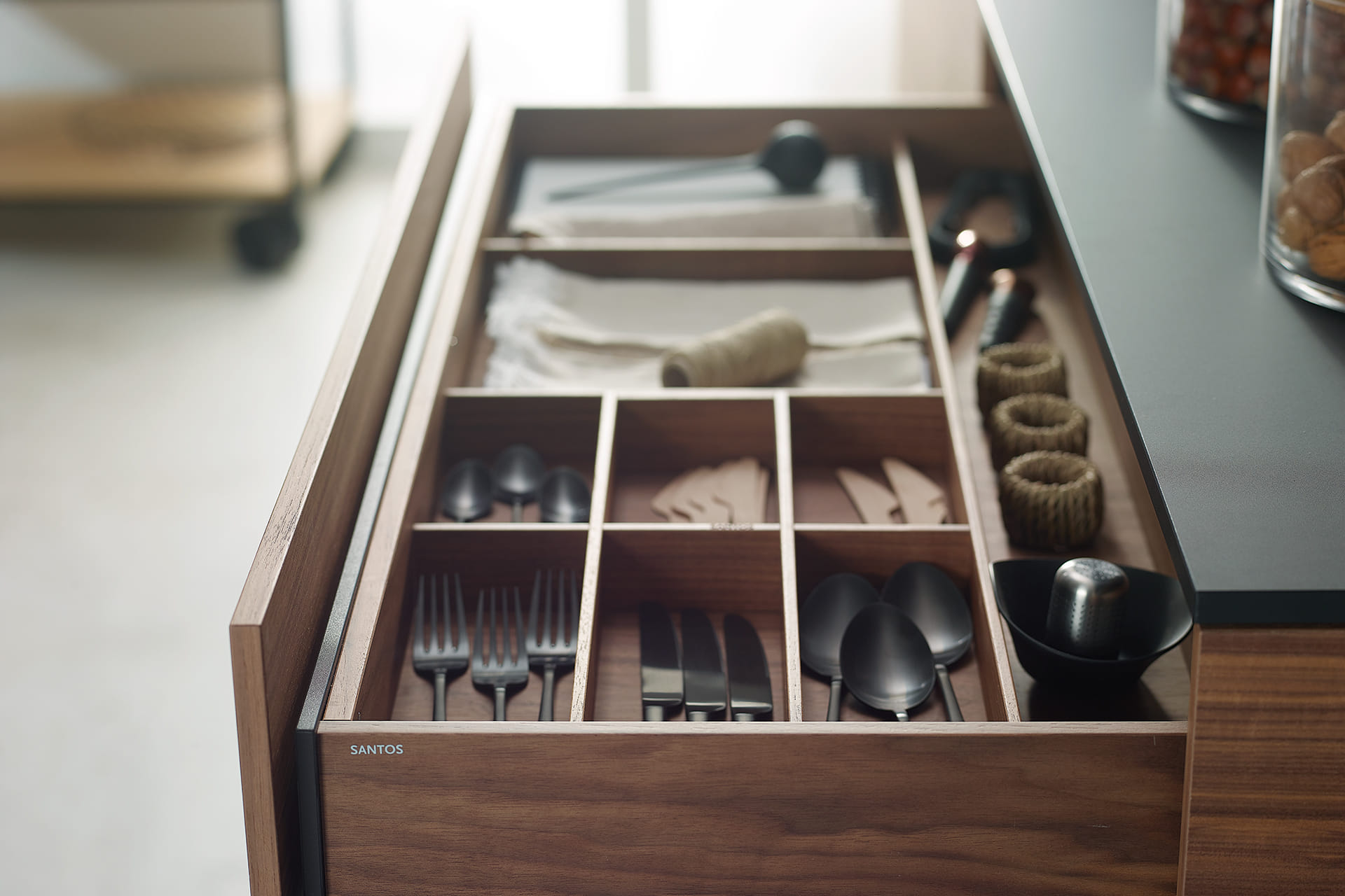Mueble cajonero para almacenamiento en cocinas