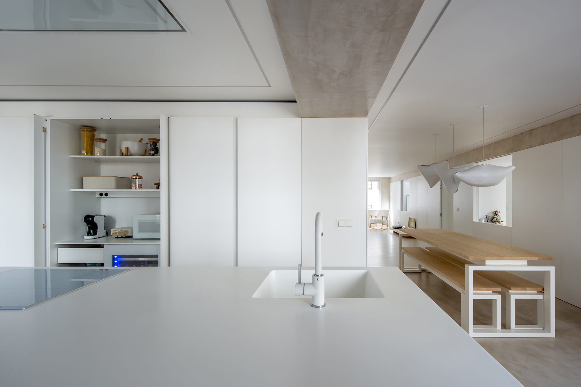 Meuble amovible de cuisine blanche
