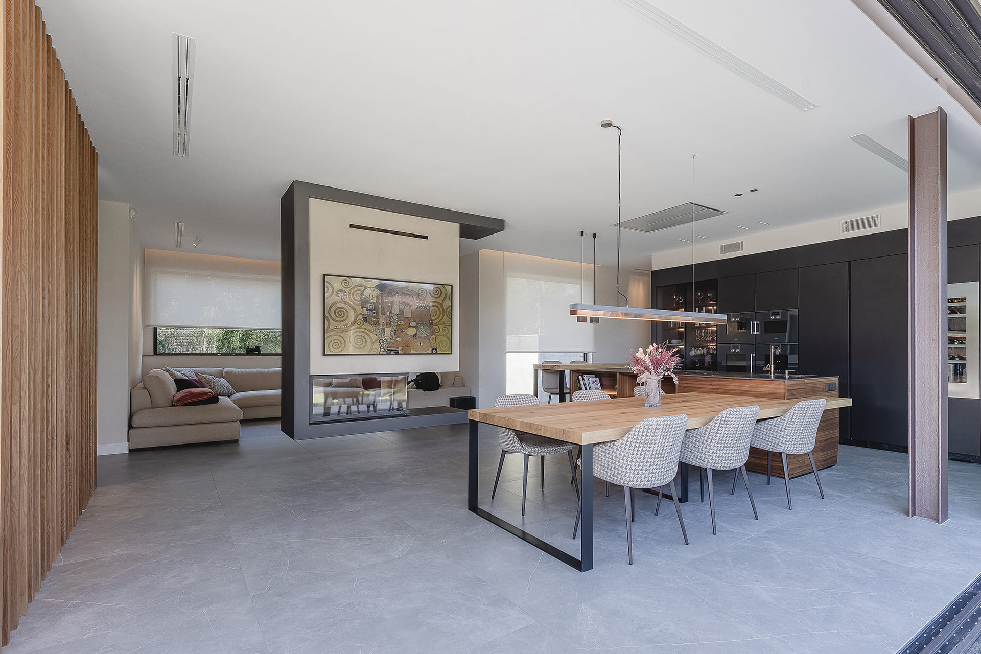 Keuken met afwerking in hout en grafeen Santos