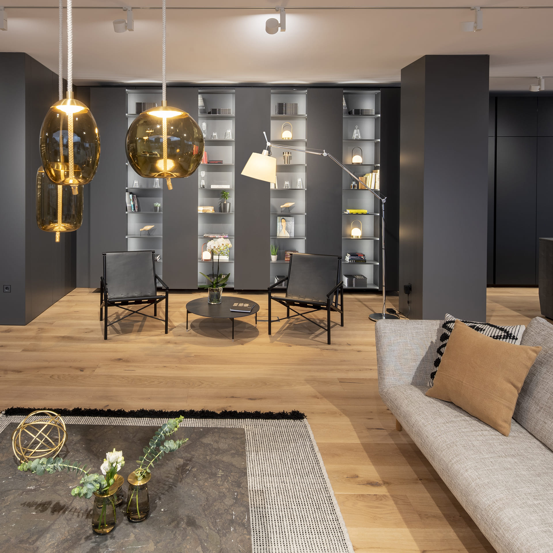 Étagères modulaires Santos. Showroom de Santiago Interiores