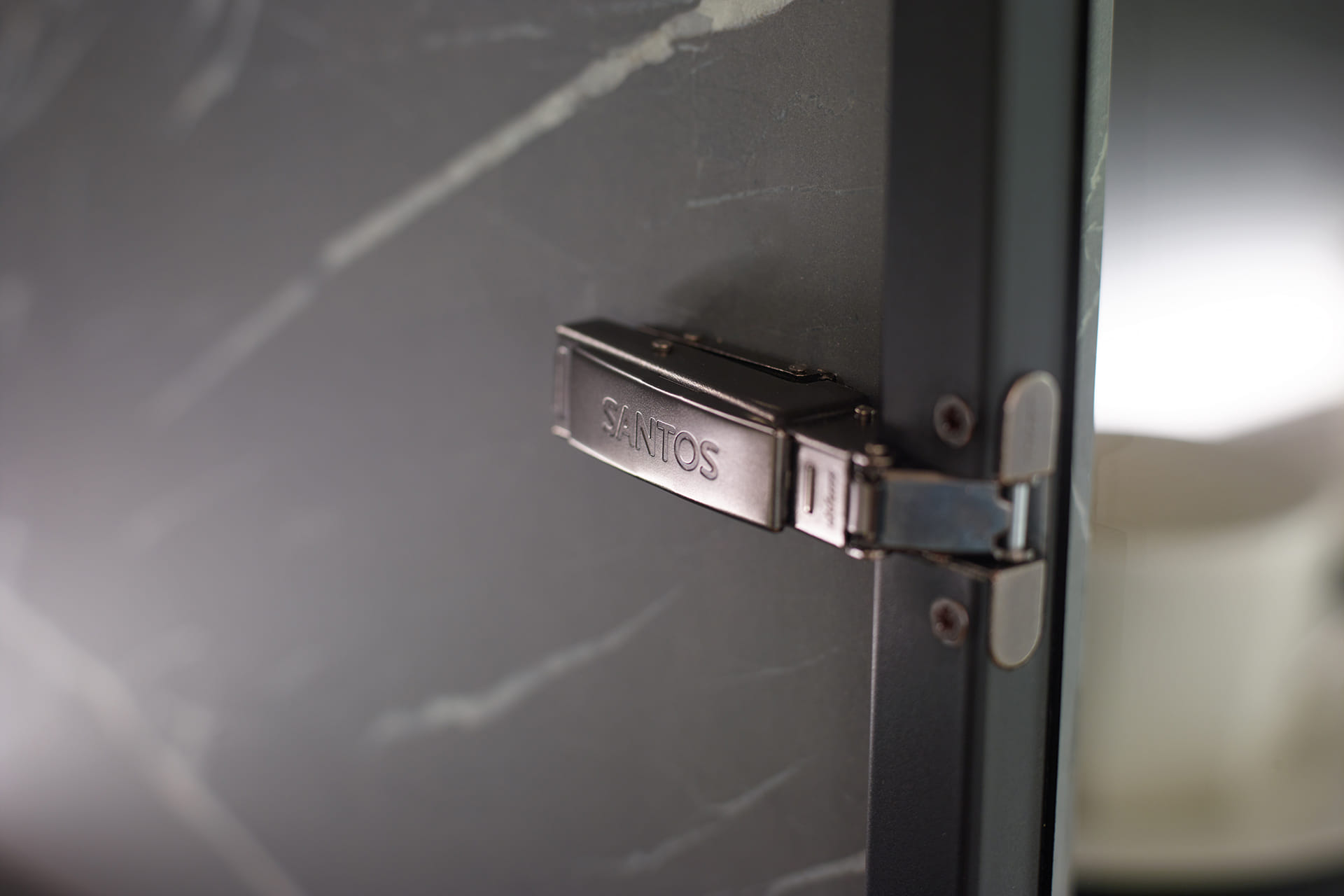 Quality controls for Santos kitchens: units, fittings and worktops