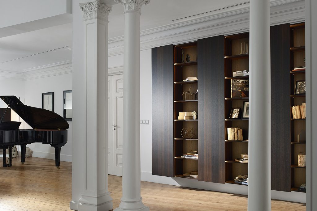 Estantería modular con armario columna y baldas