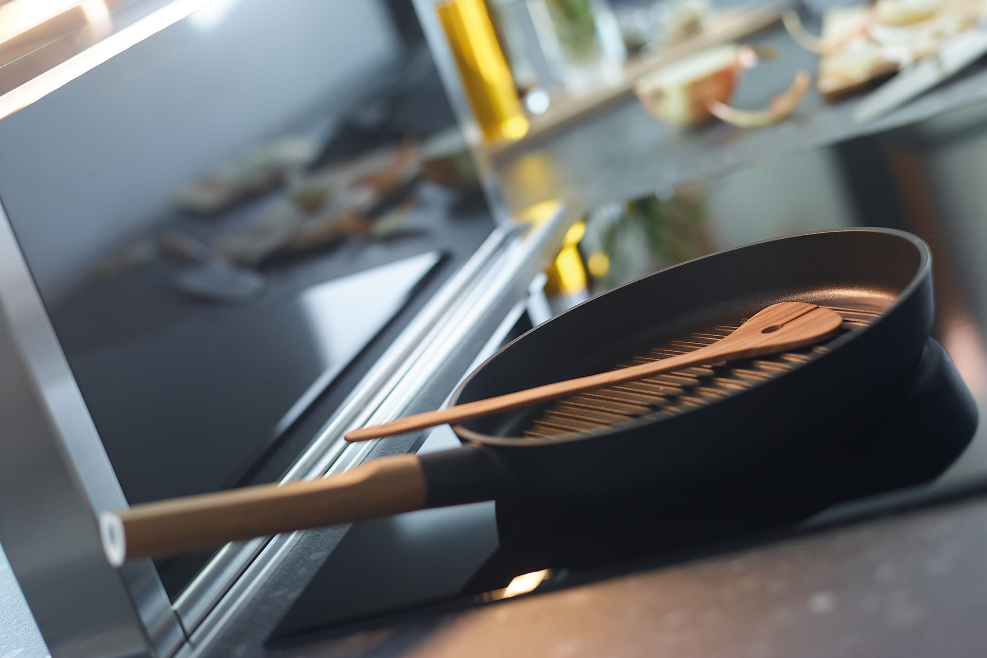 Système intégré sous table de cuisson dans les cuisines