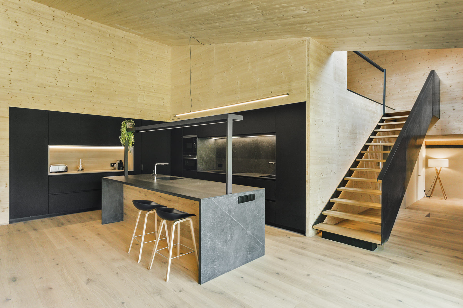 Santos kitchen with island in black and wood