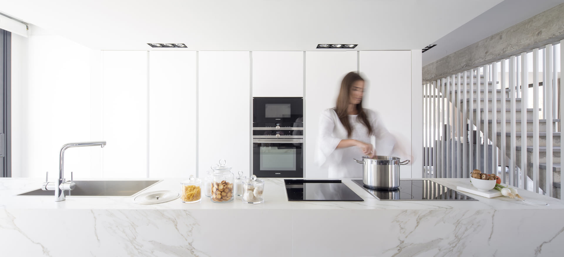 Open keuken naar de zitkamer met eiland