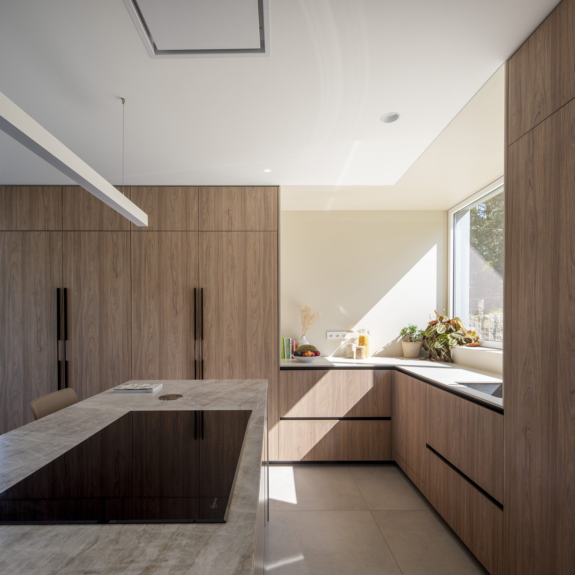 Cuisine en L en finition bois Orme