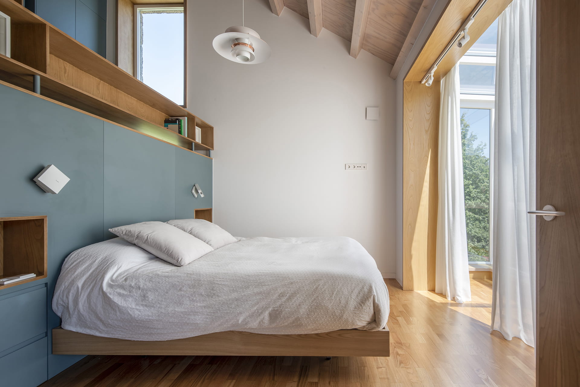 Slaapkamer in plattelandswoning