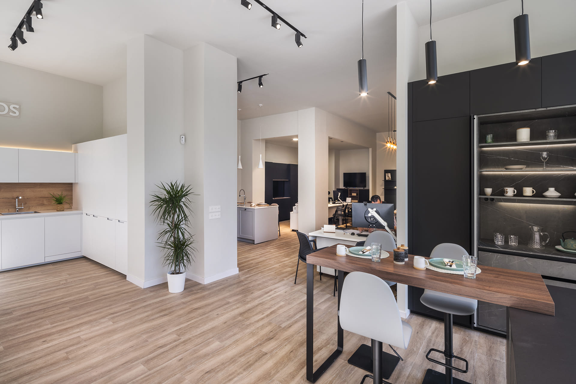 Intérieur de magasin de cuisines Santos dans le centre de Malaga