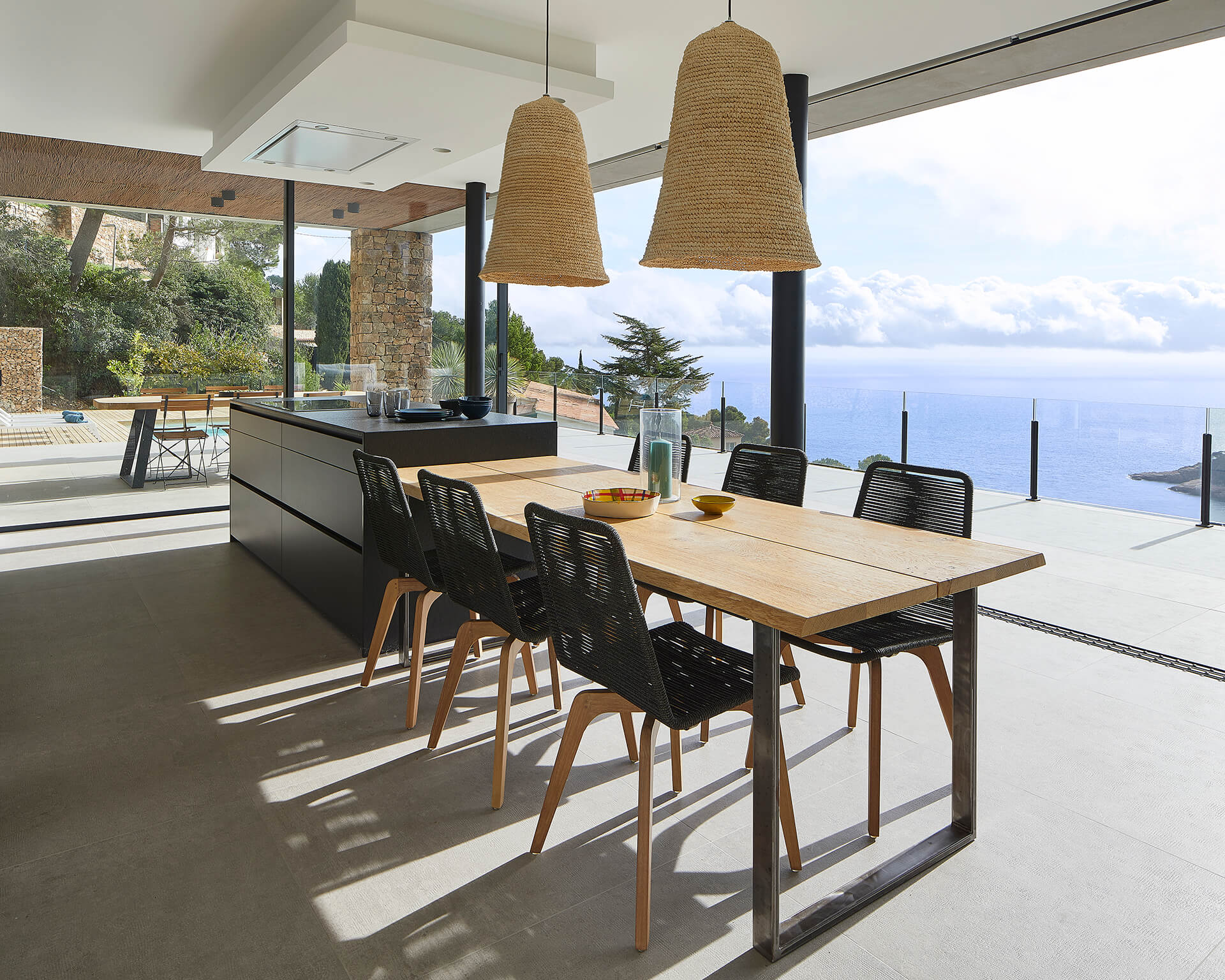 Cocina Santos con comedor abierto de madera