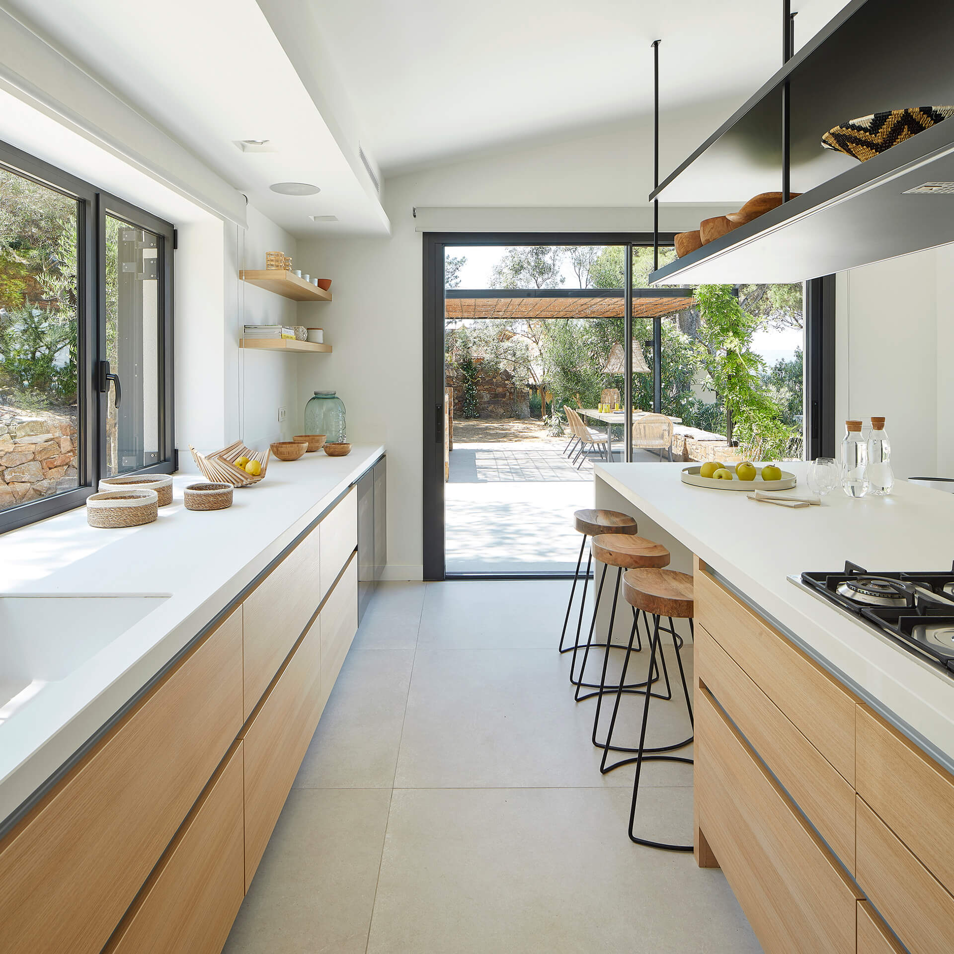 Cocina Santos gris con cajones de madera