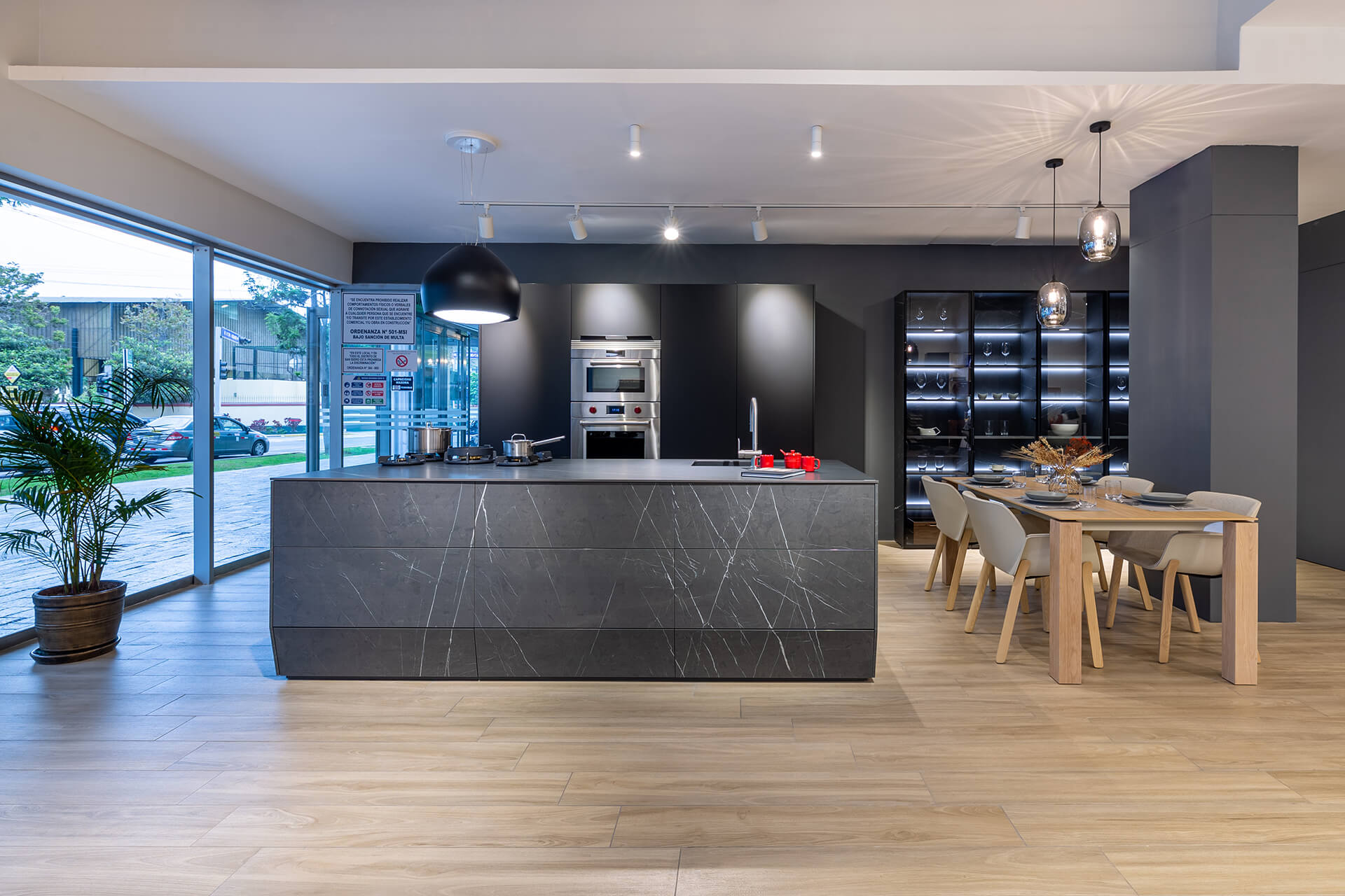 Kitchen with island in Santos kitchen showroom in Lima