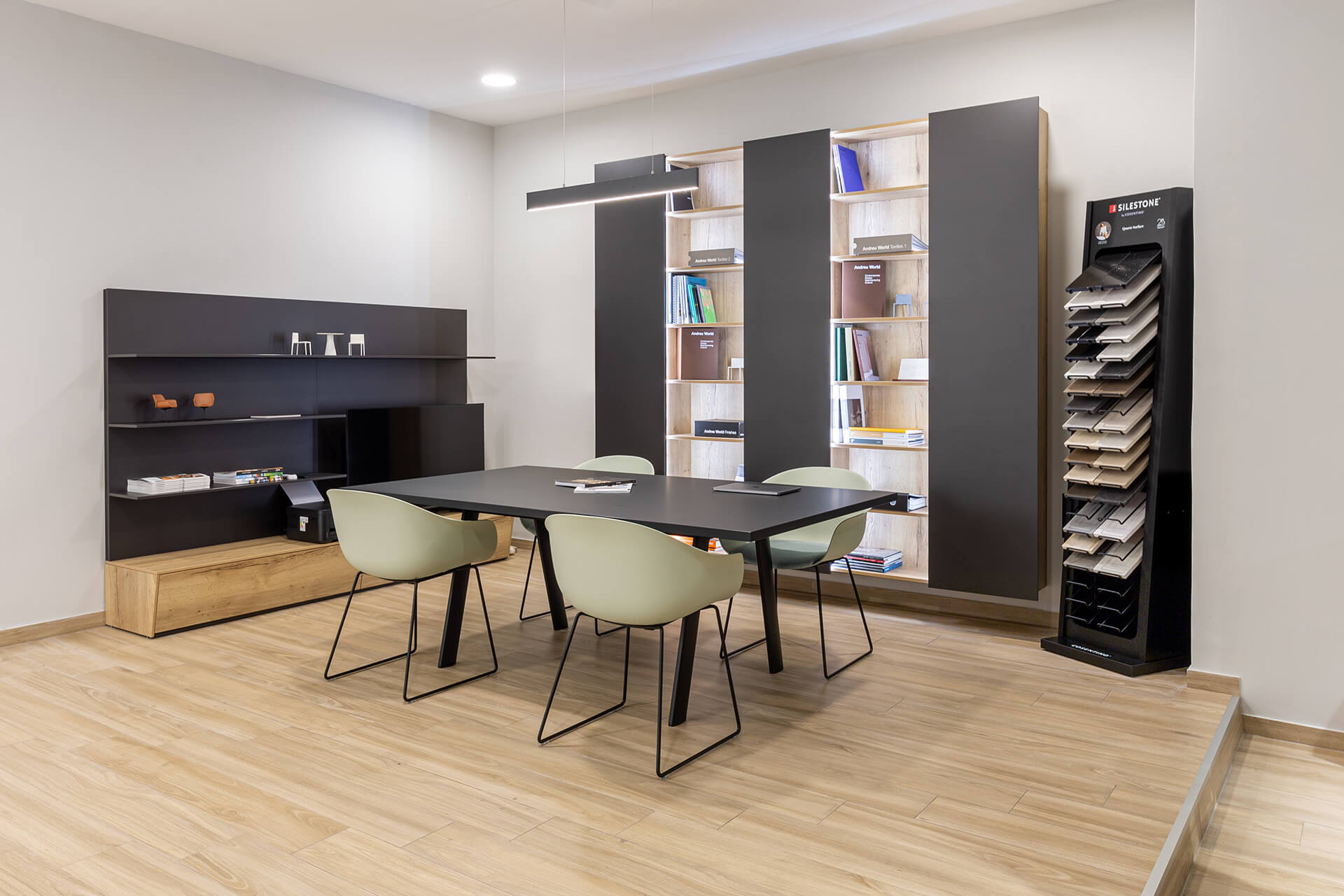 Modular shelving finished in graphene in the new showroom in Lima