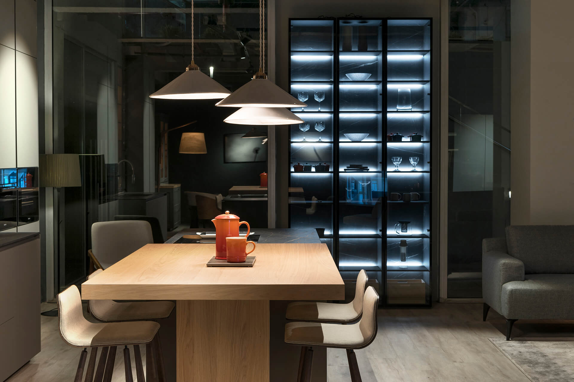 Santos glass door unit finished in marble in Chile