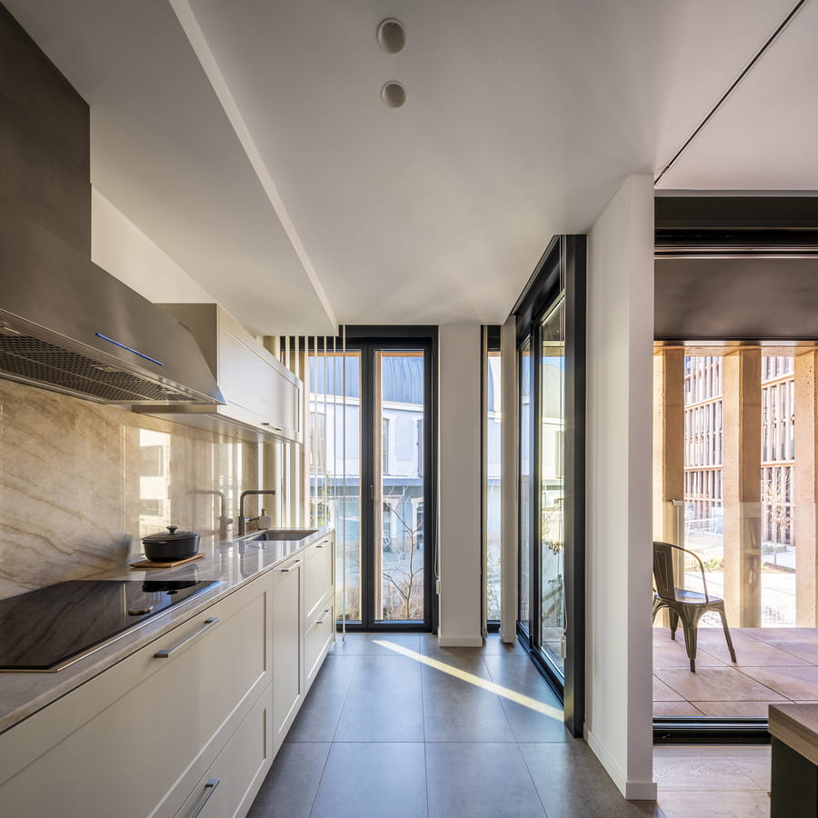 Mesado y vitrina Santos. Showroom cocinas en Valencia