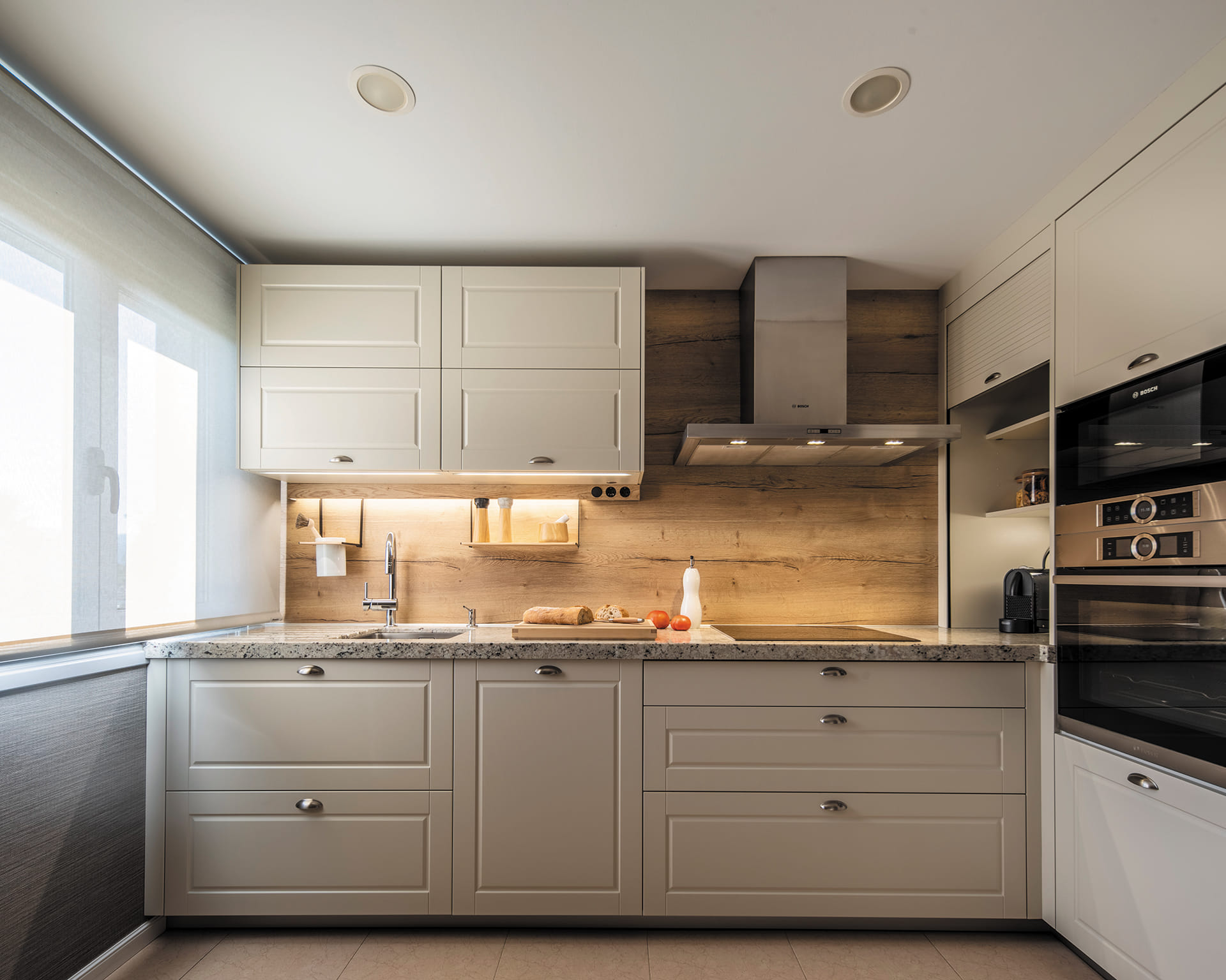 Cocina blanca Vintage en forma de L Santos