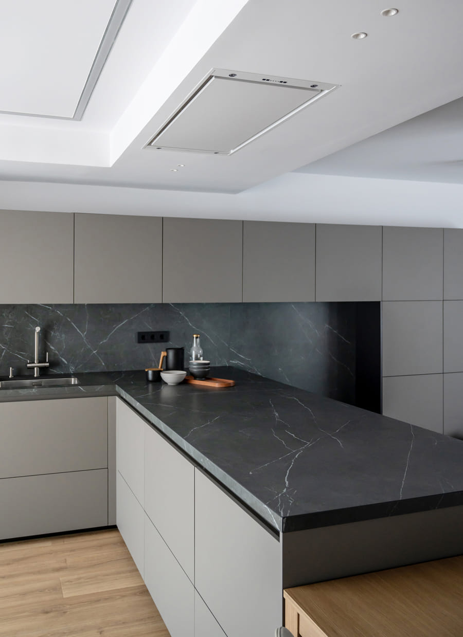Cocina Santos con península y modulo portaplaca