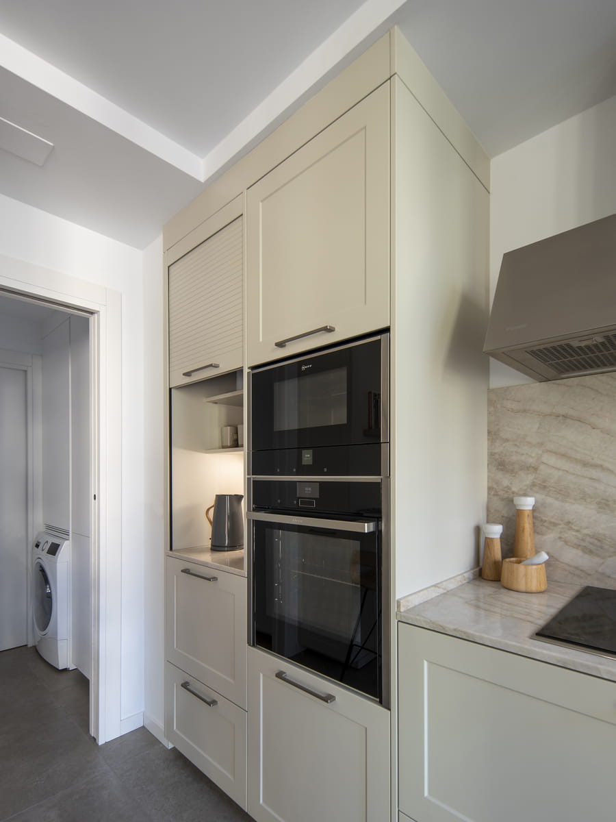 Piso con cocina Santos y lavandería y despensa