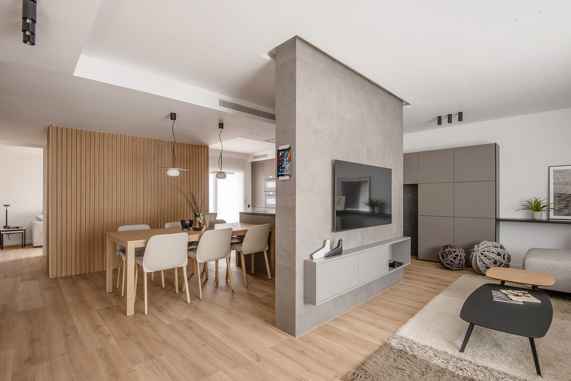 Tabique abierto para separar la cocina del salón