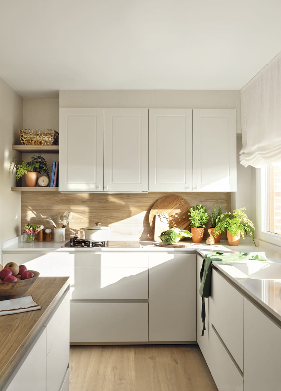 Witte Santos keuken met hang- en onderkasten