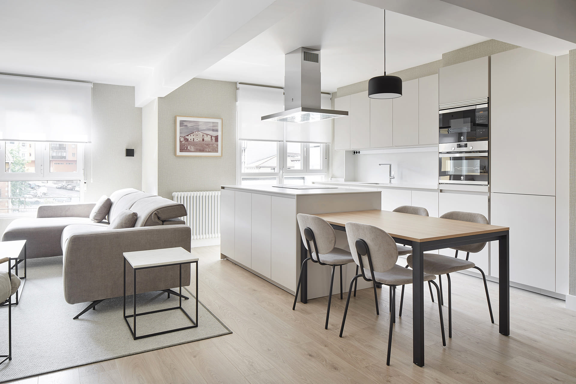 Apartamento familiar remodelado por Borja Vildosola