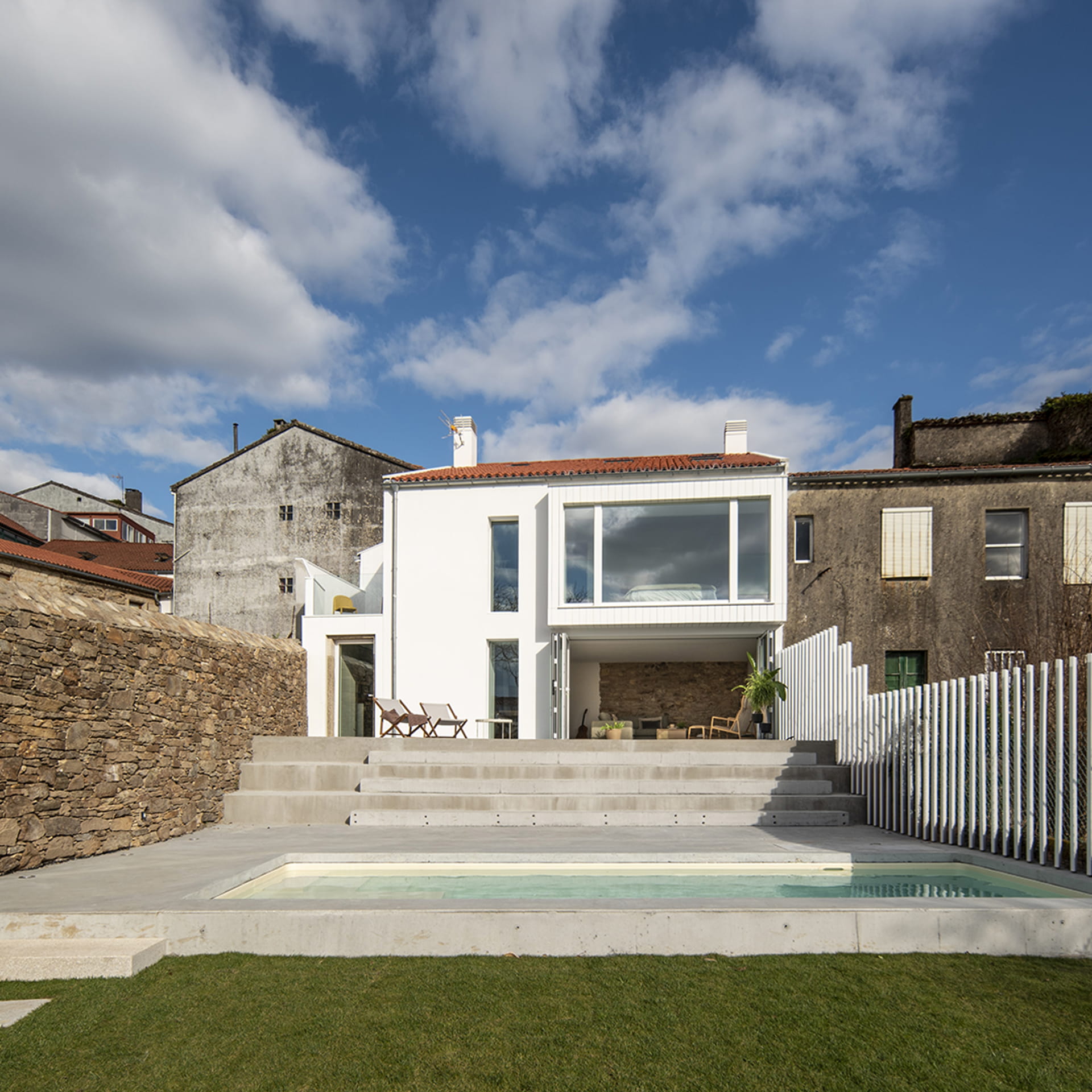 Maison avec jardin et piscine