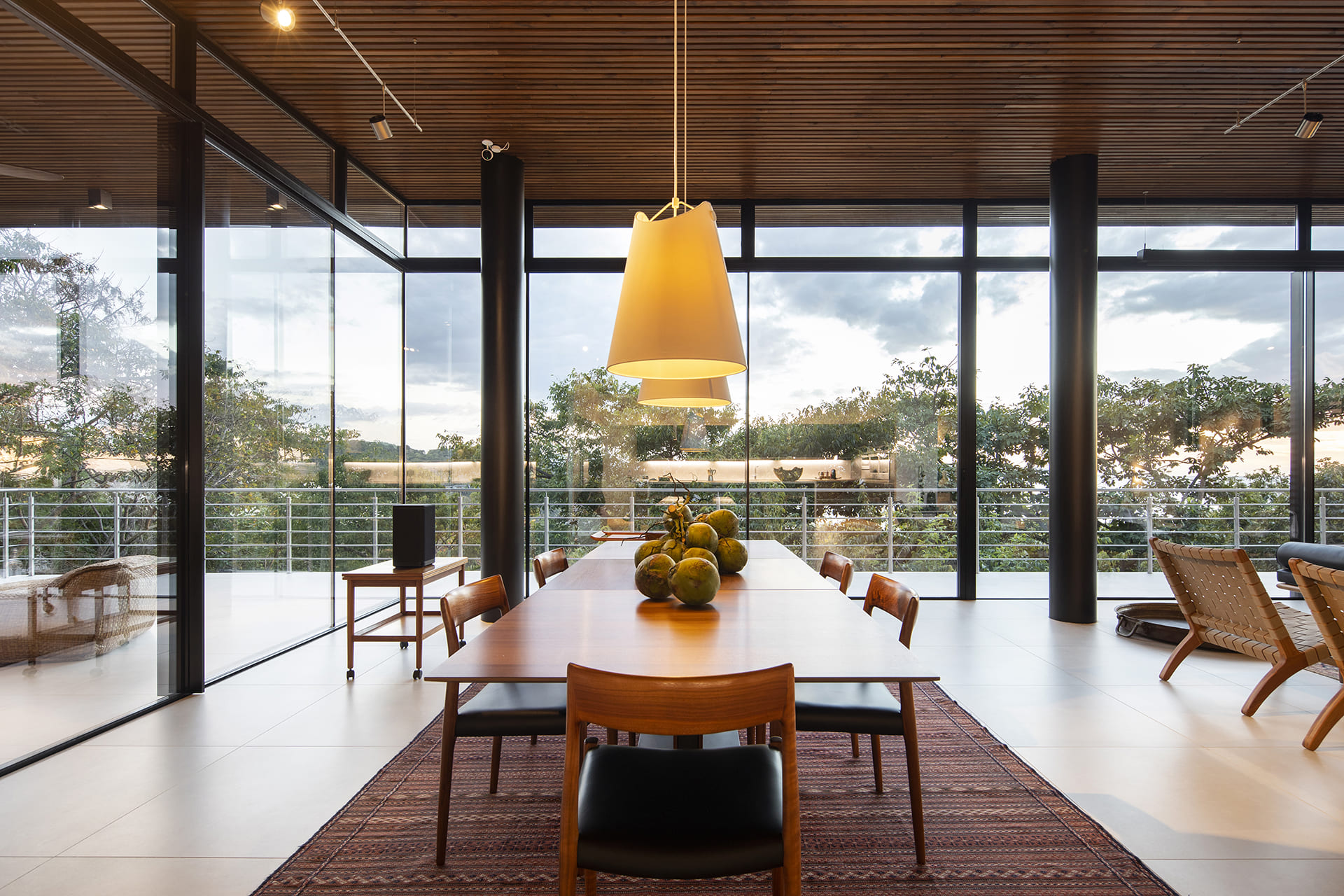 Ruime en lichte eetkamer in Casa Aramara