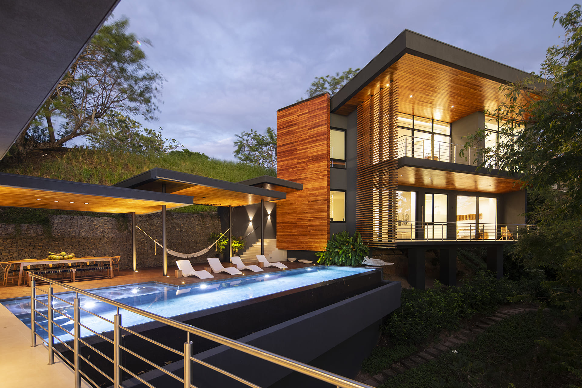 Luxe woning met terras en buitenzwembad