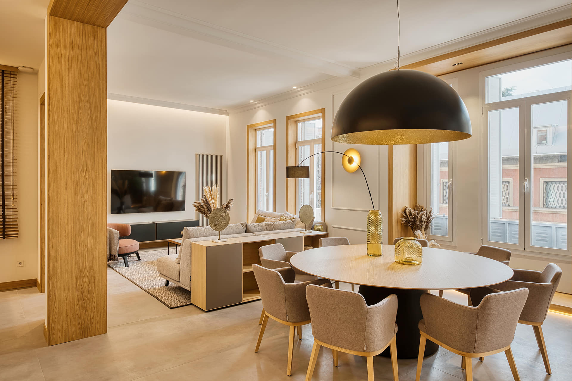Tijdloze zitkamer en eetkamer