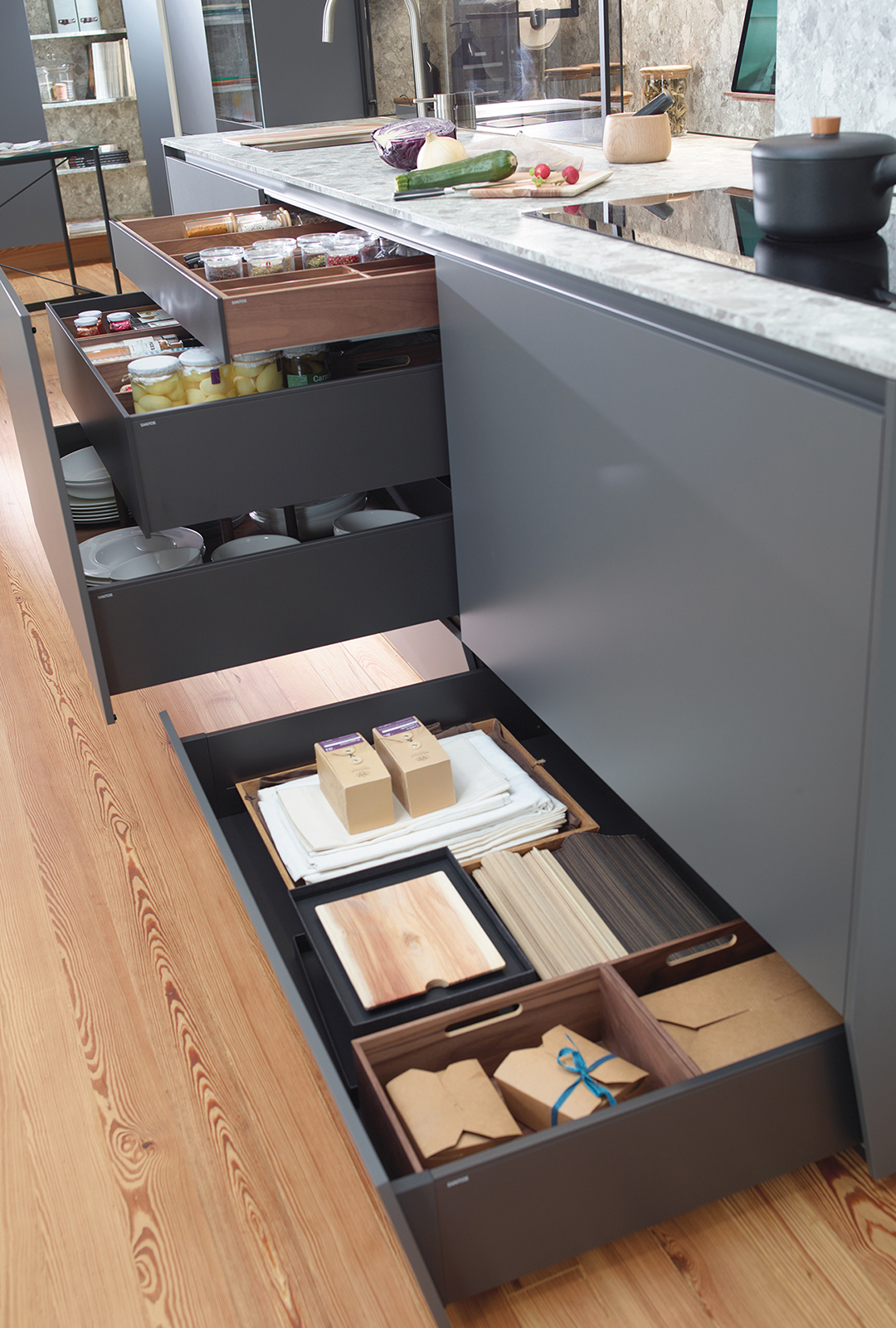 Cajón contenedor de almacenamiento en cocina lineal
